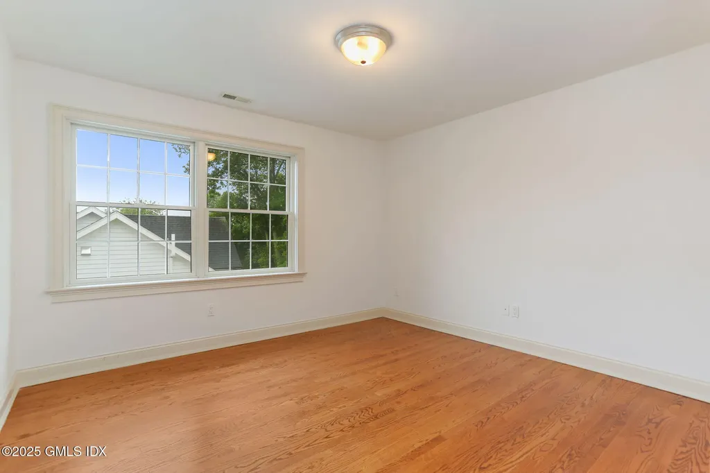 28 North Ridge Road Old Greenwich CT 06870