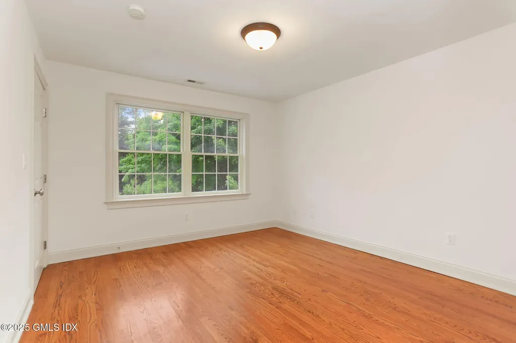 28 North Ridge Road Old Greenwich CT 06870