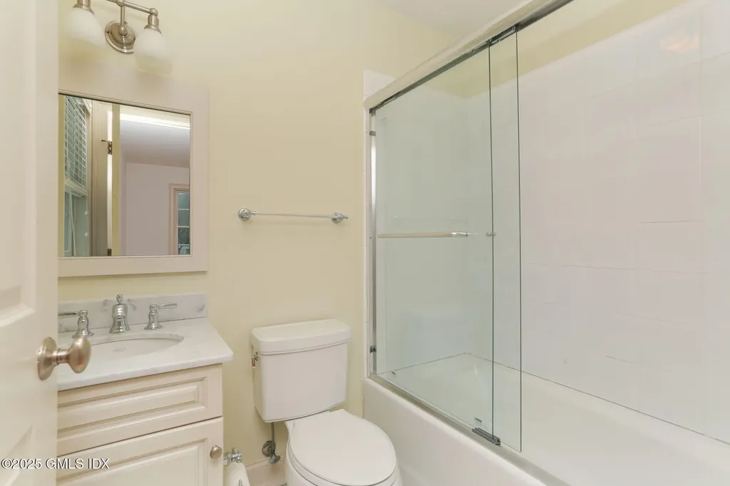 28 North Ridge Road Old Greenwich CT 06870