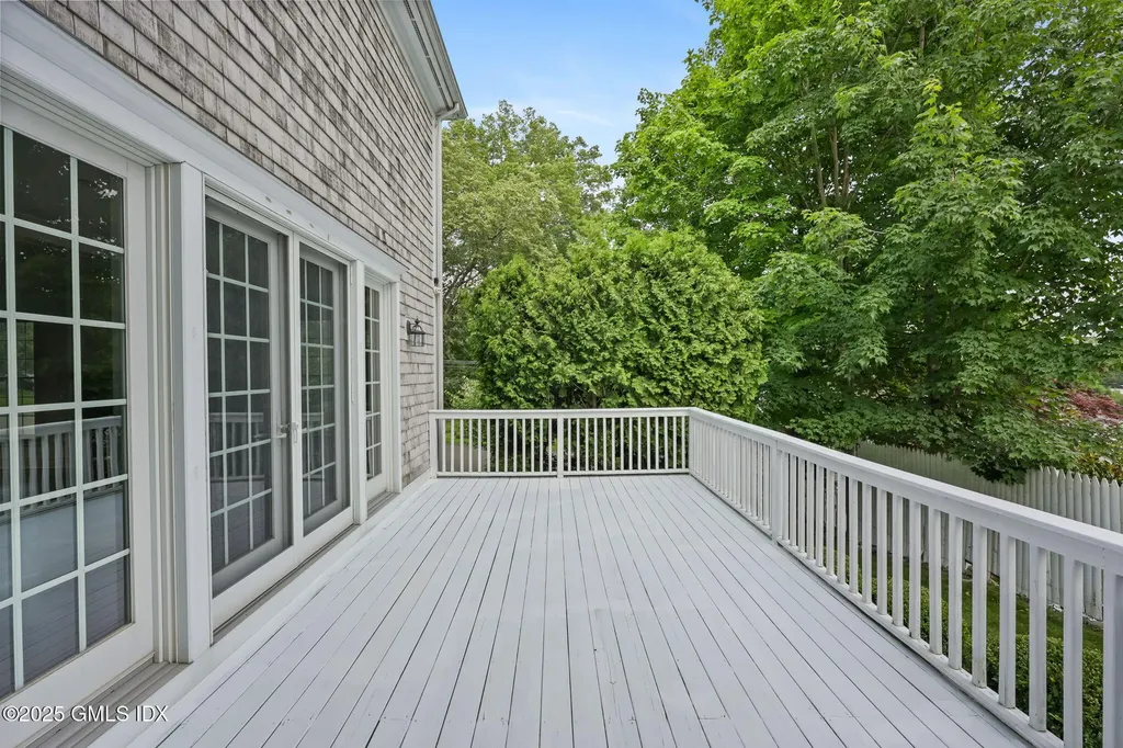 28 North Ridge Road Old Greenwich CT 06870