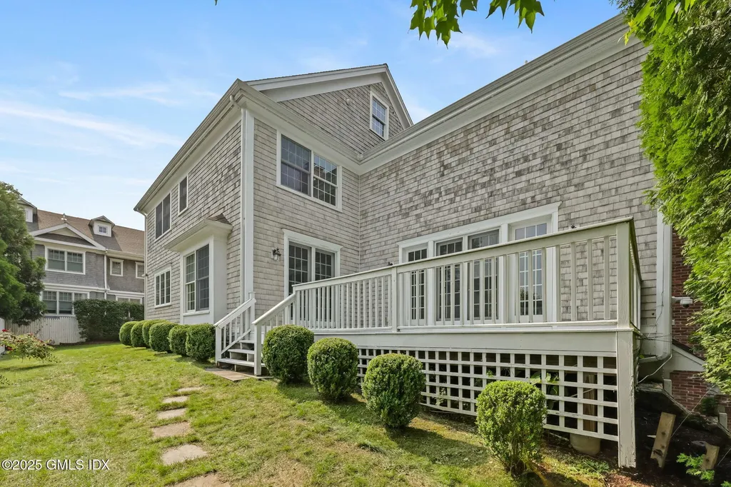 28 North Ridge Road Old Greenwich CT 06870