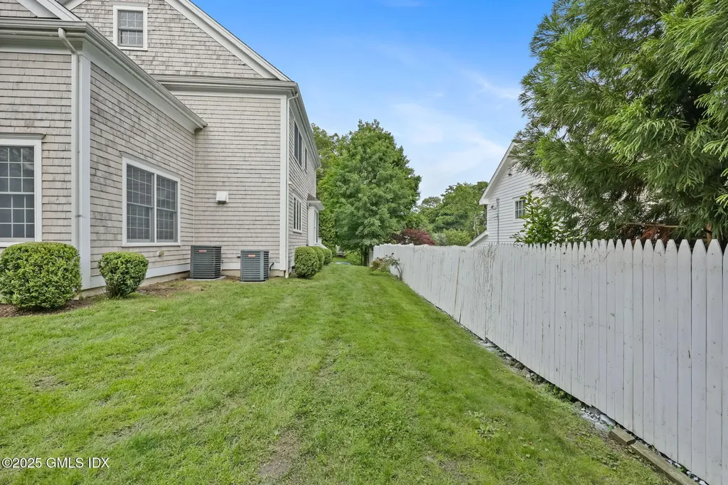 28 North Ridge Road Old Greenwich CT 06870