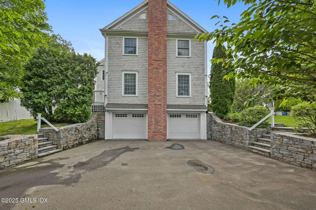 28 North Ridge Road Old Greenwich CT 06870