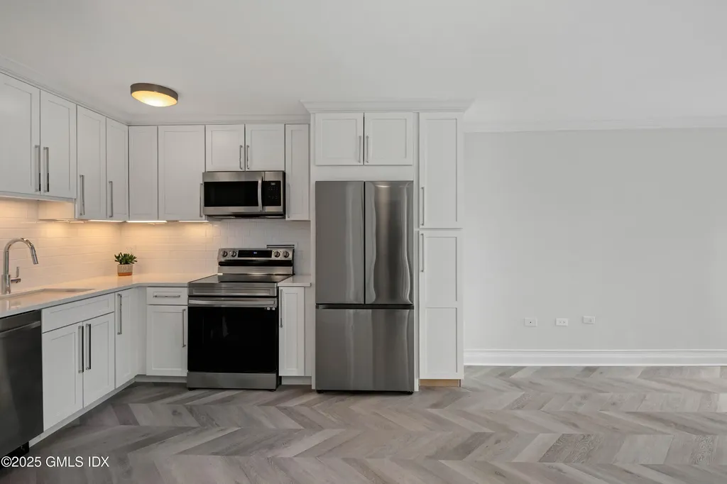 87 Glenbrook Road Stamford CT 06902