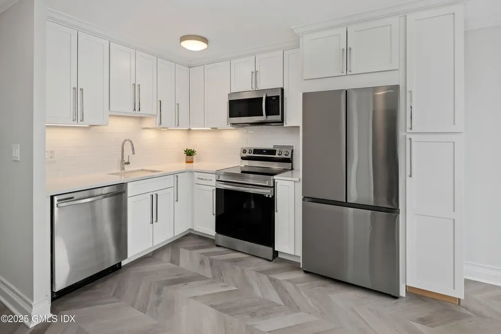 87 Glenbrook Road Stamford CT 06902