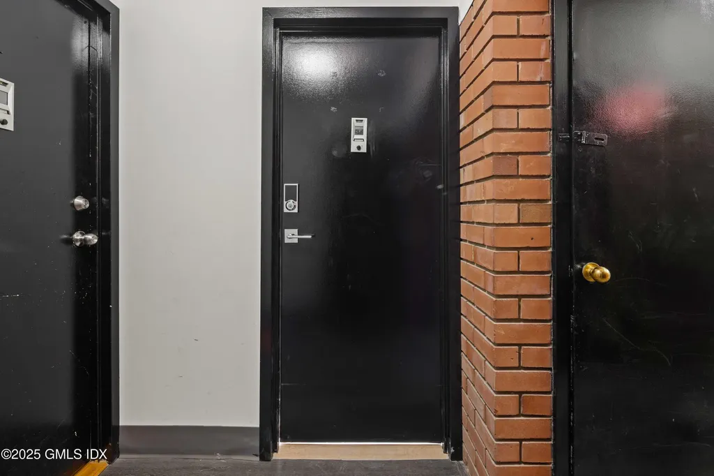 87 Glenbrook Road Stamford CT 06902