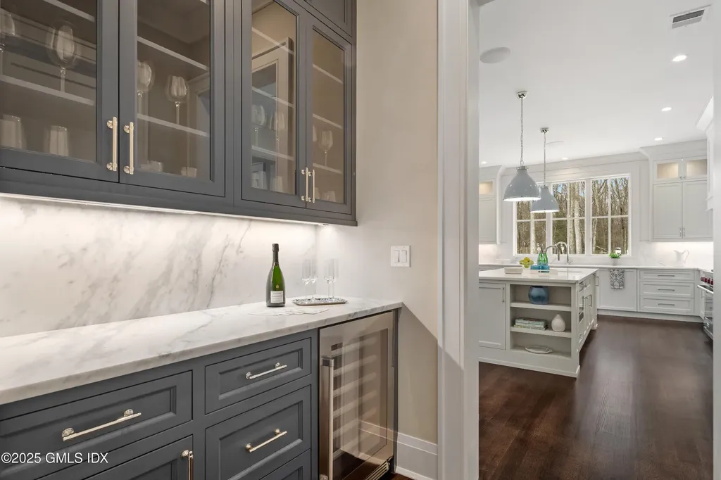 928 West Road New Canaan CT 06840