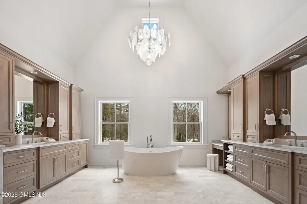 928 West Road New Canaan CT 06840