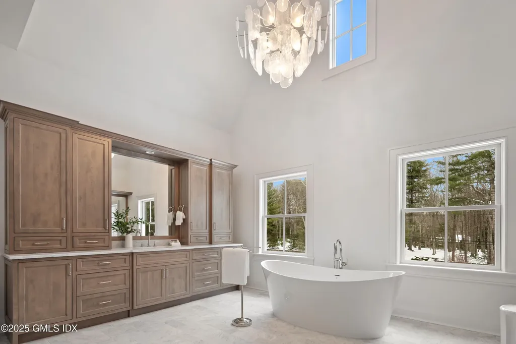 928 West Road New Canaan CT 06840