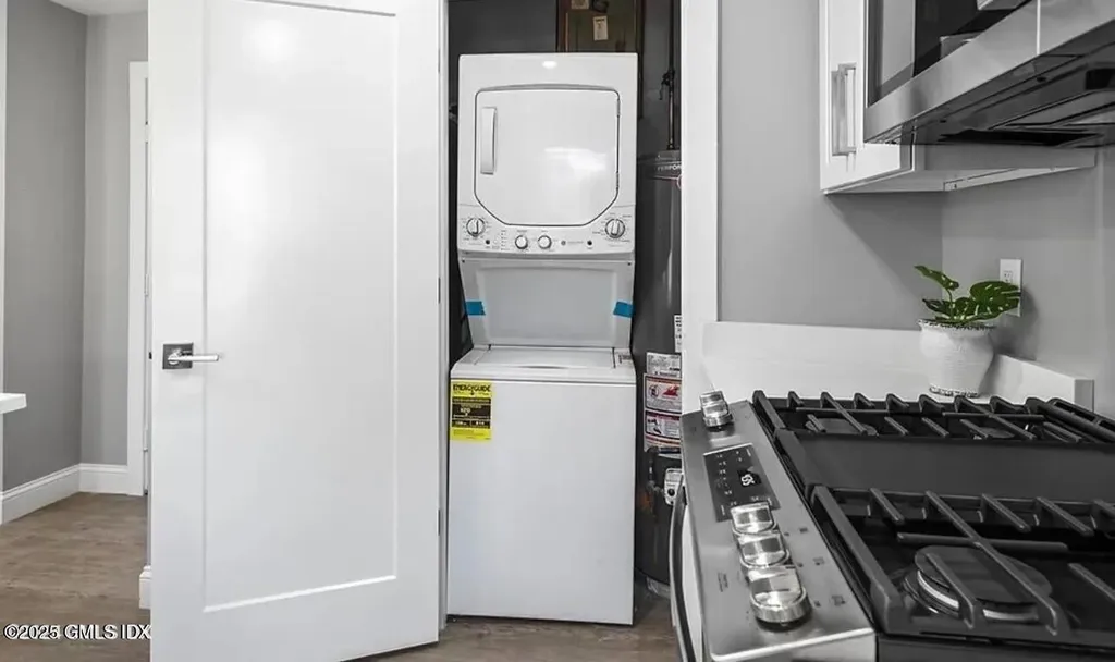 168 N Water Street Greenwich CT 06830