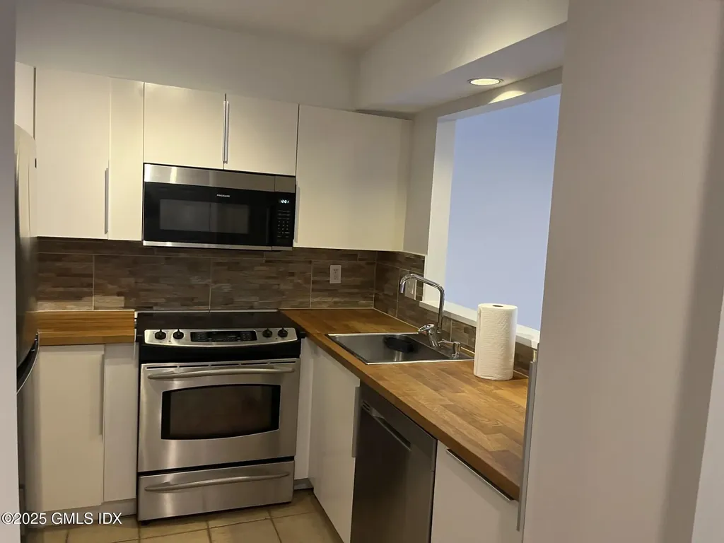 9 River Road Cos Cob CT 06807