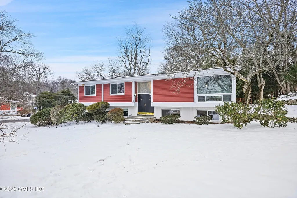 4 Split Timber Place Riverside CT 06878