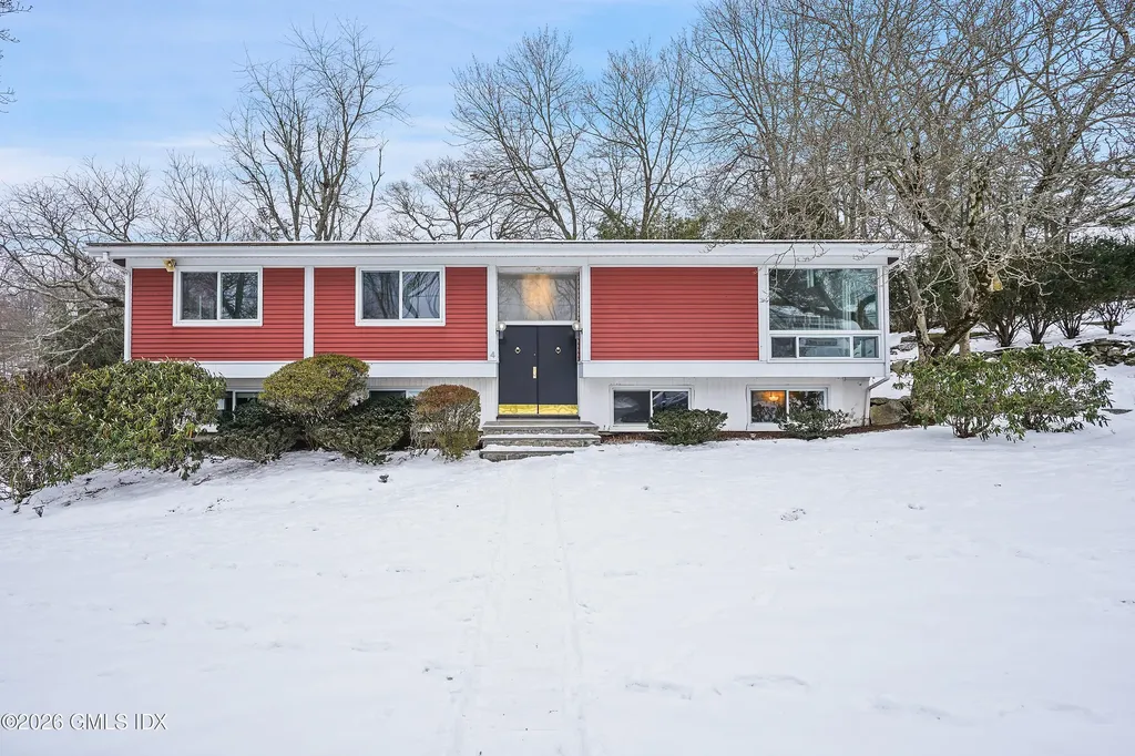 4 Split Timber Place Riverside CT 06878