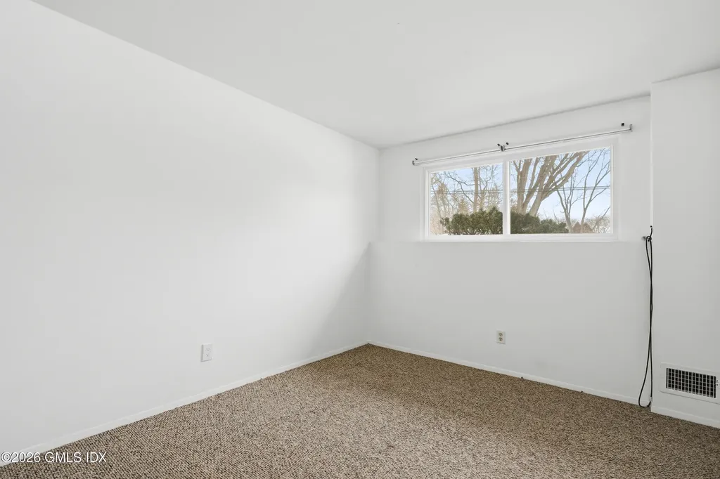 4 Split Timber Place Riverside CT 06878