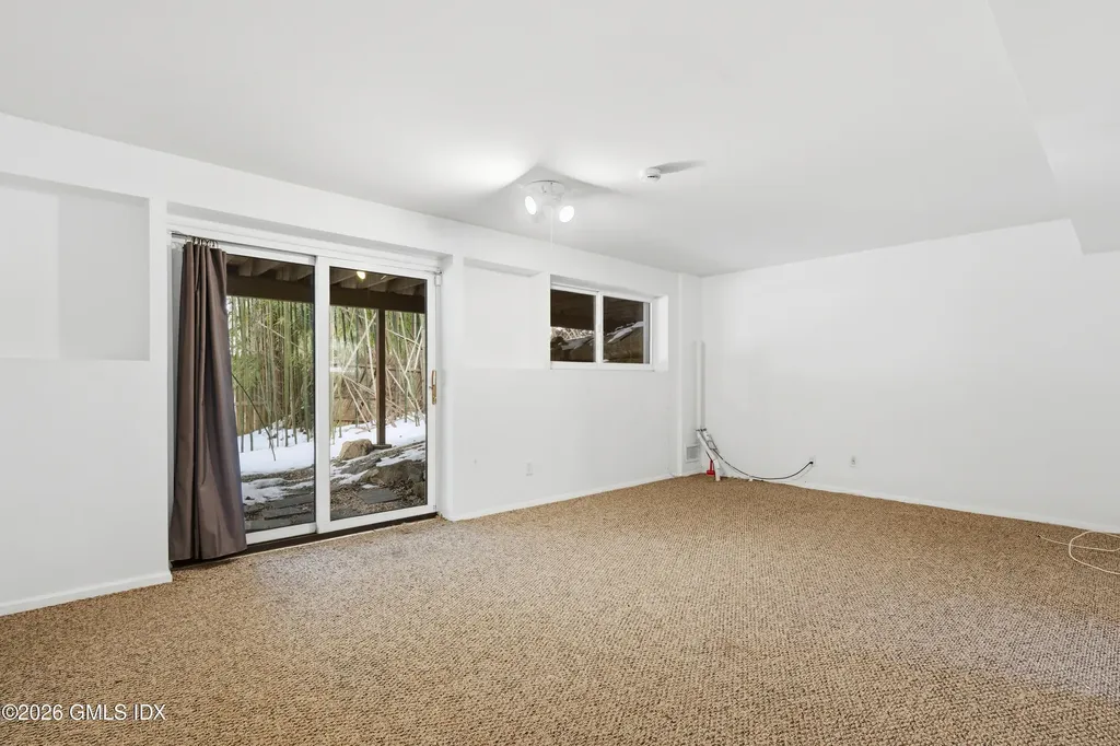 4 Split Timber Place Riverside CT 06878