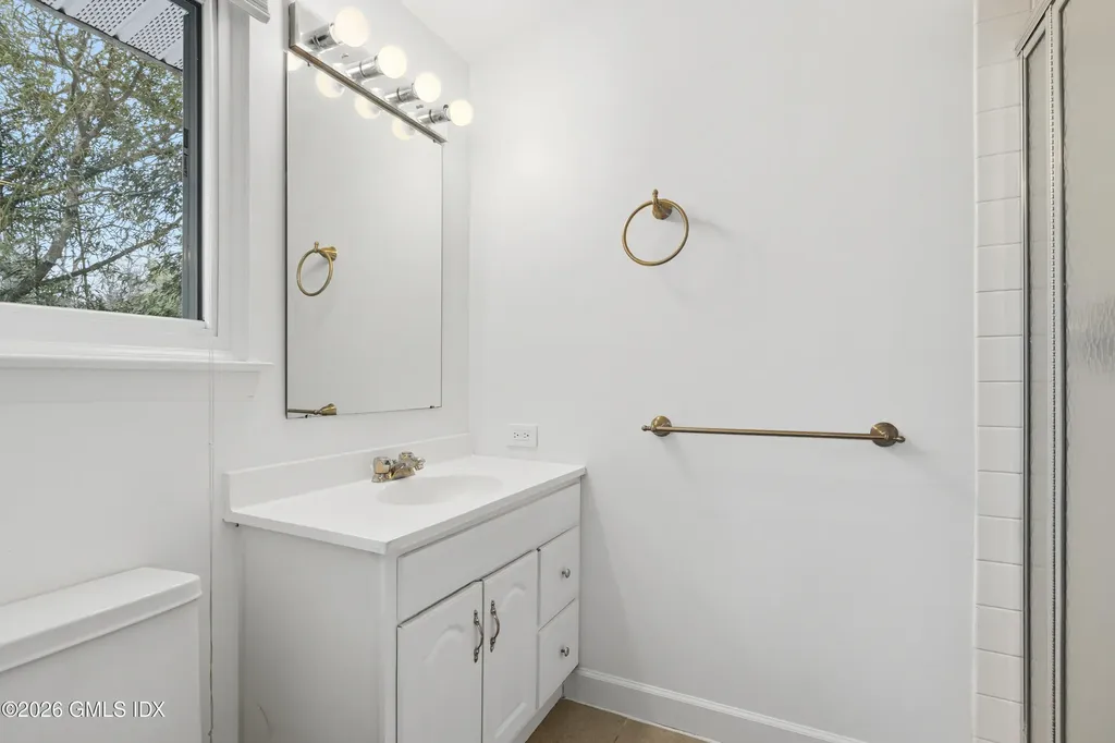 4 Split Timber Place Riverside CT 06878