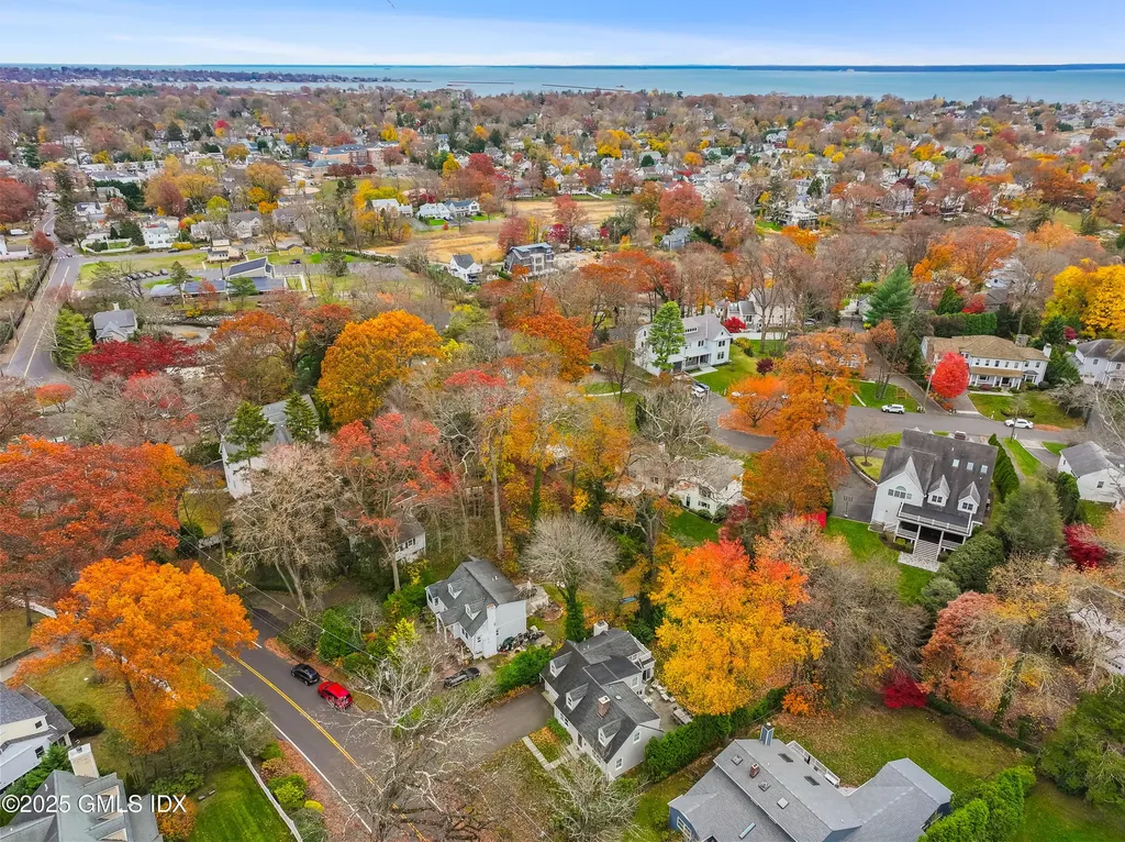 22 Summit Road Riverside CT 06878