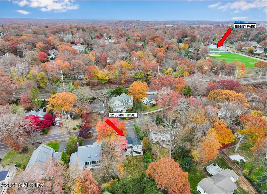 22 Summit Road Riverside CT 06878