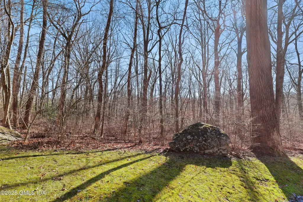 11 Wyckham Hill Lane Greenwich CT 06831