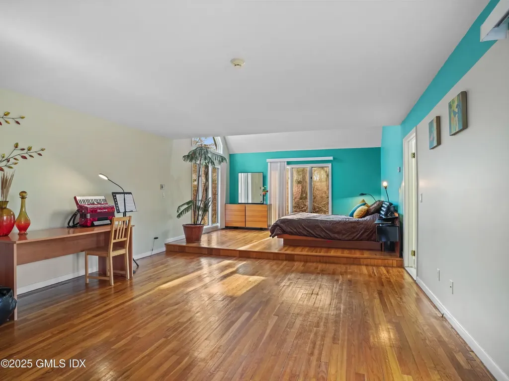 681 River Road Cos Cob CT 06807