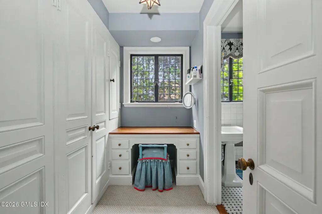 184 Stanwich Road Greenwich CT 06830