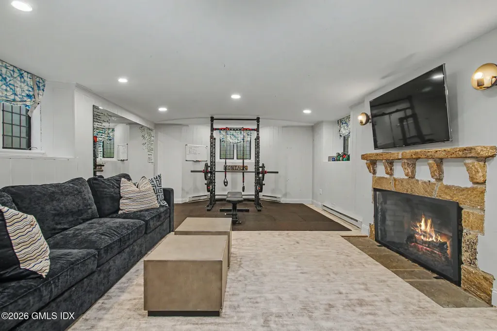 184 Stanwich Road Greenwich CT 06830