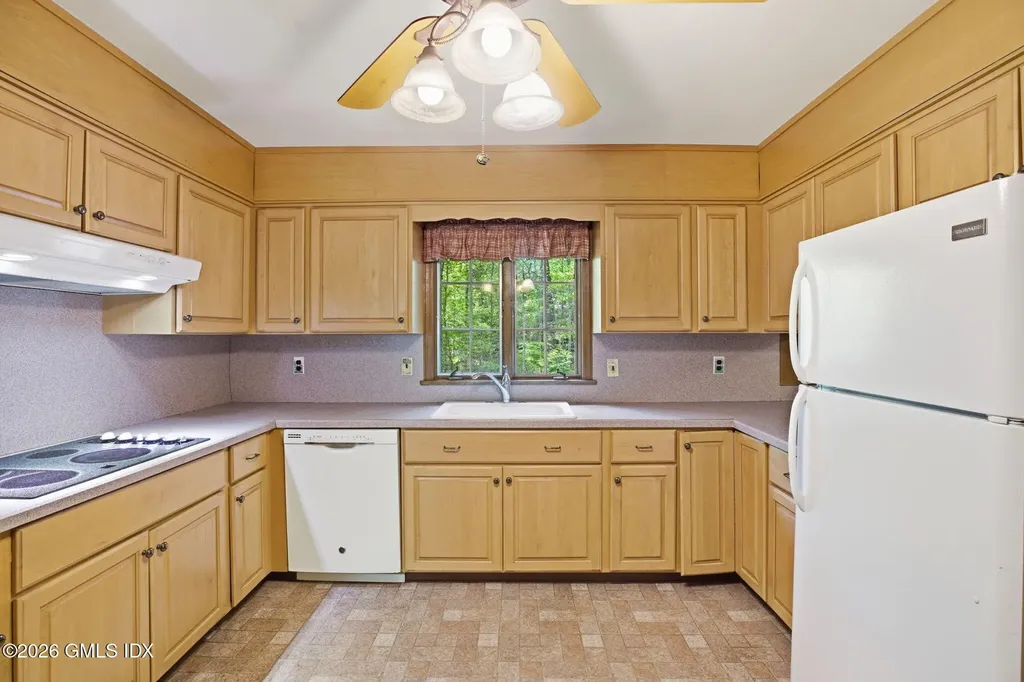 86 Dandy Drive Cos Cob CT 06807