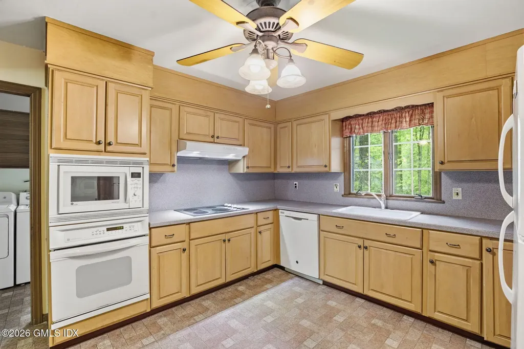 86 Dandy Drive Cos Cob CT 06807