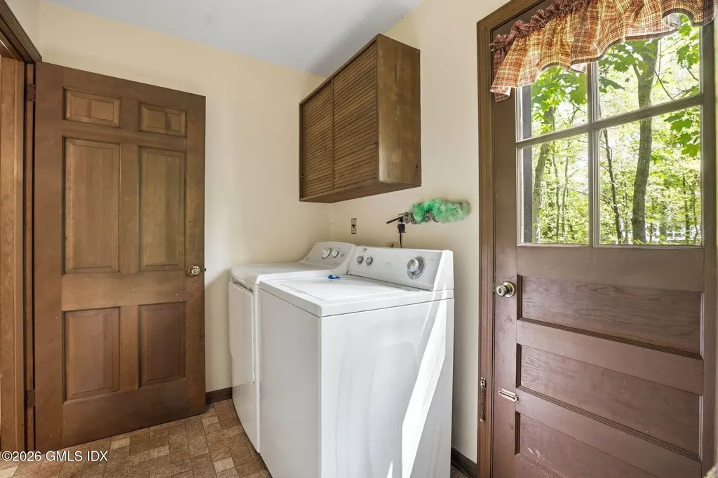 86 Dandy Drive Cos Cob CT 06807