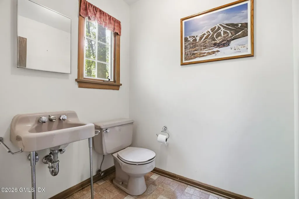 86 Dandy Drive Cos Cob CT 06807