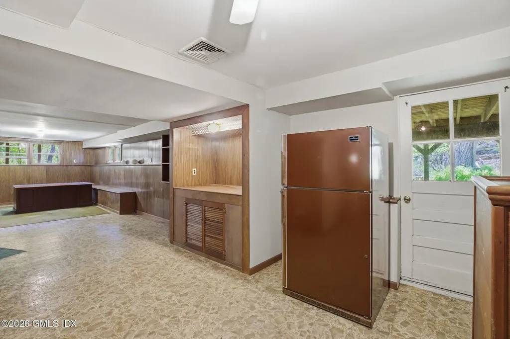 86 Dandy Drive Cos Cob CT 06807