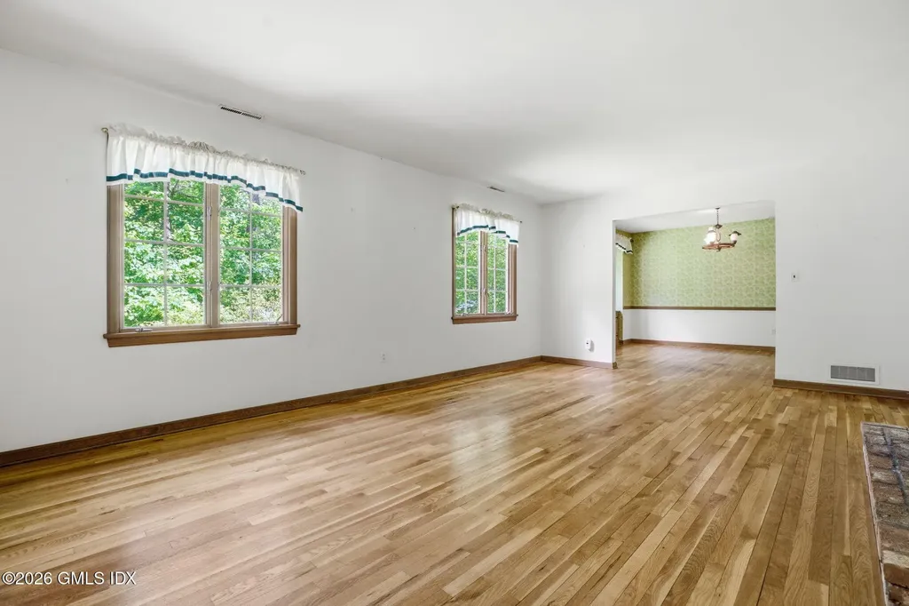 86 Dandy Drive Cos Cob CT 06807