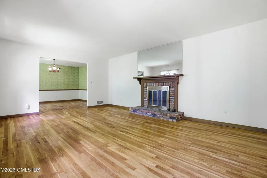 86 Dandy Drive Cos Cob CT 06807