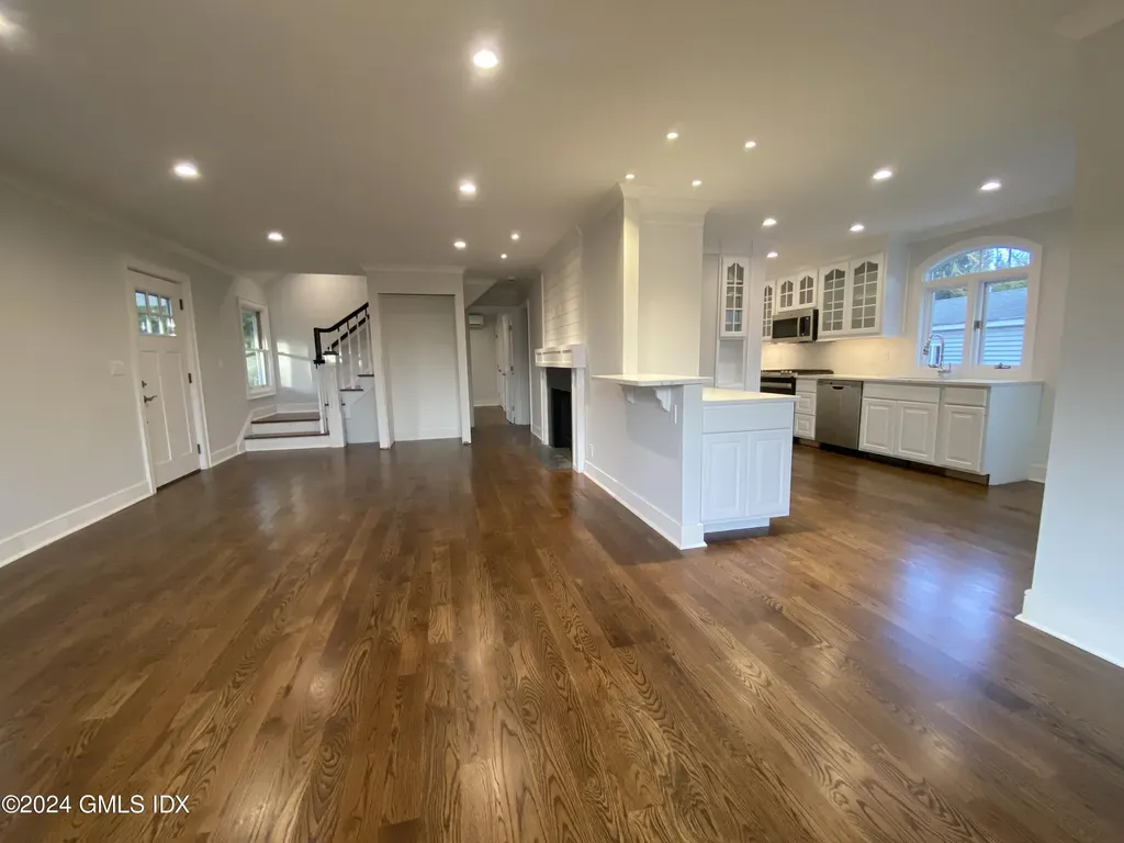 124 Shore Road Old Greenwich CT 06870