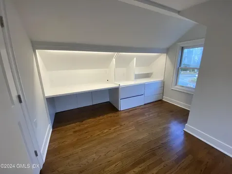 124 Shore Road Old Greenwich CT 06870
