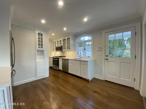 124 Shore Road Old Greenwich CT 06870