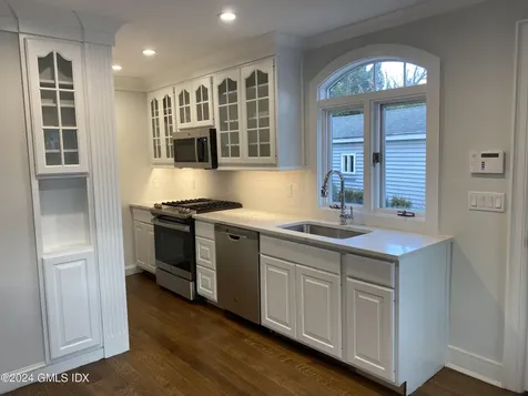 124 Shore Road Old Greenwich CT 06870