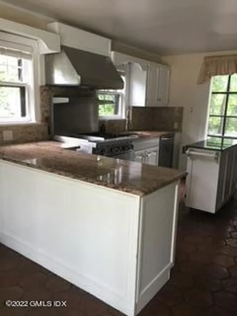 12 Old Post Road Cos Cob CT 06807