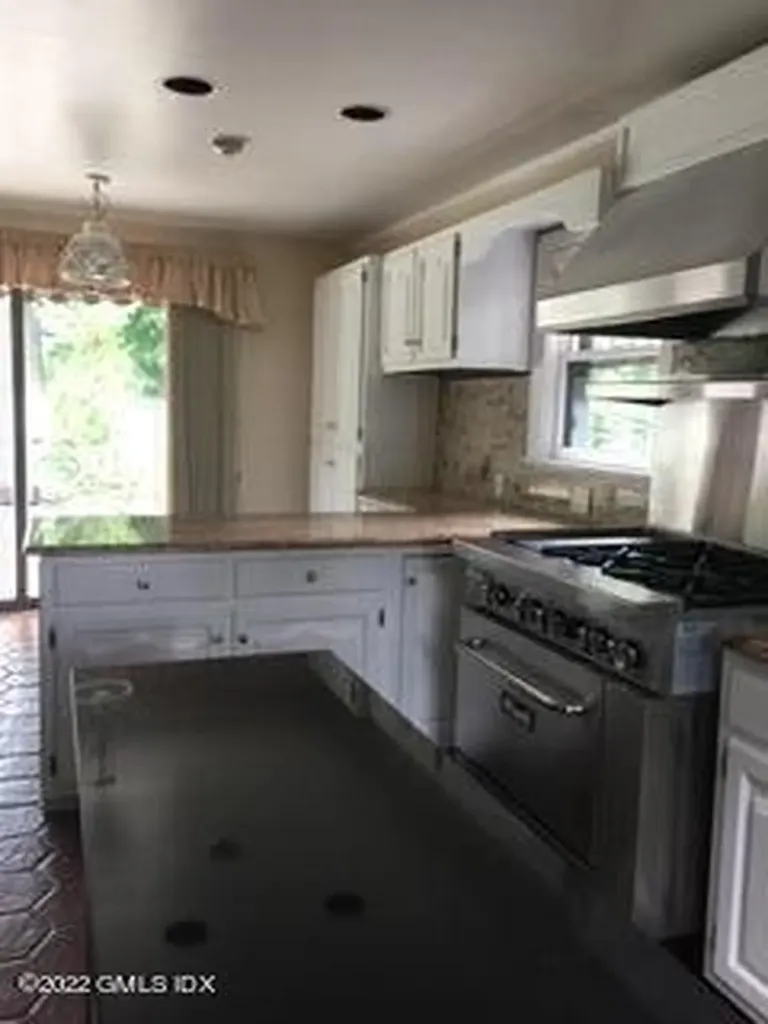 12 Old Post Road Cos Cob CT 06807
