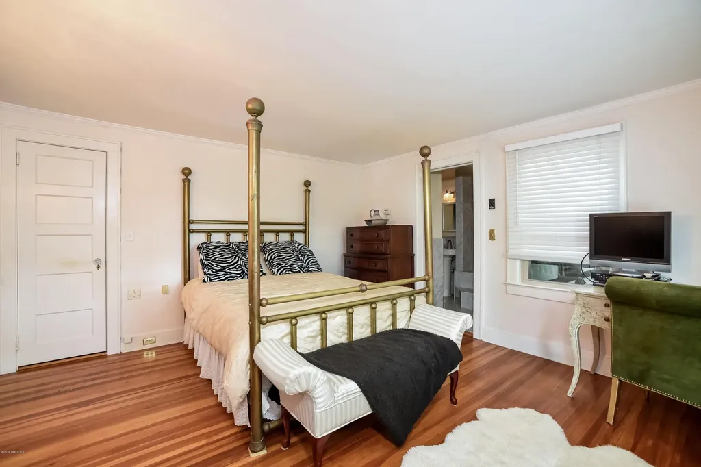 12 Old Post Road Cos Cob CT 06807