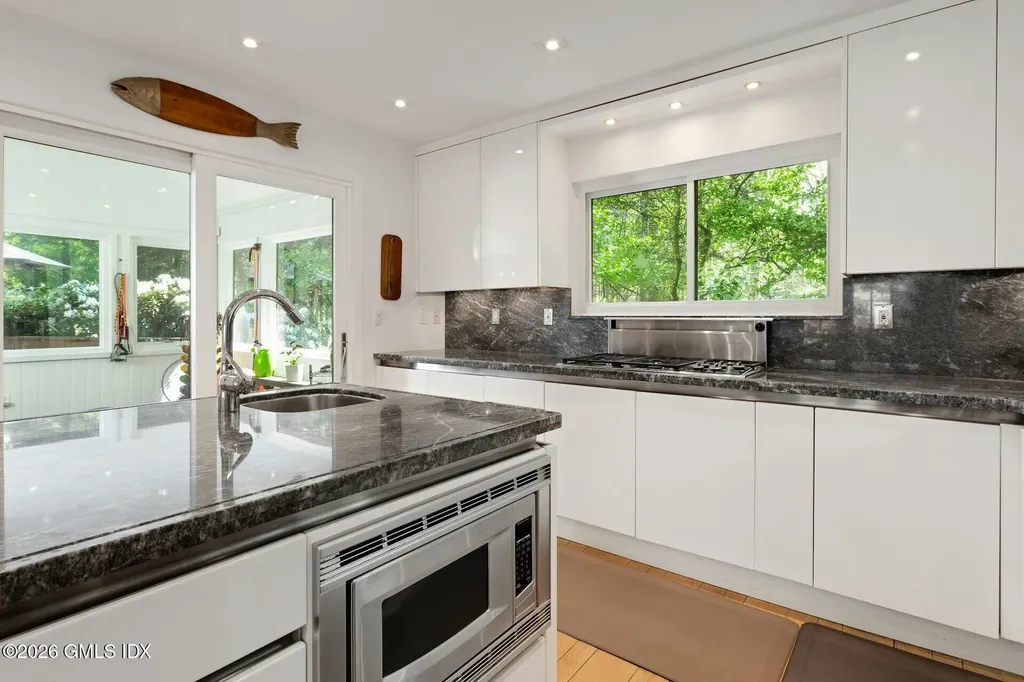 33 Butternut Lane Stamford CT 06903
