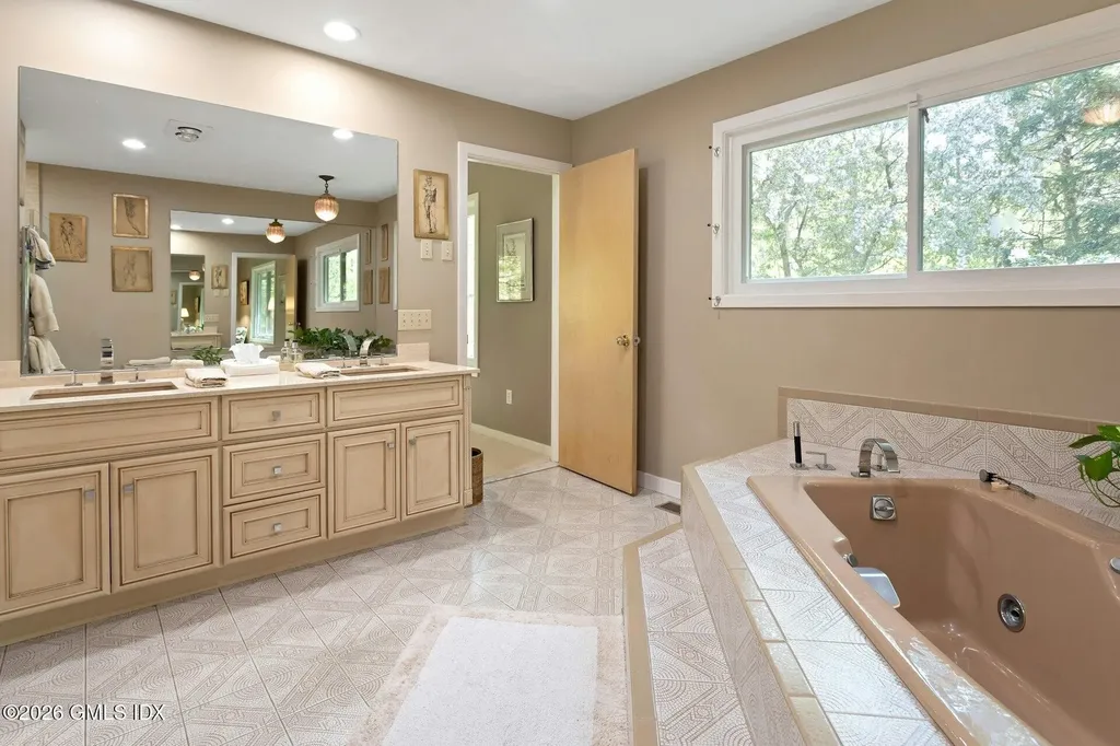 33 Butternut Lane Stamford CT 06903
