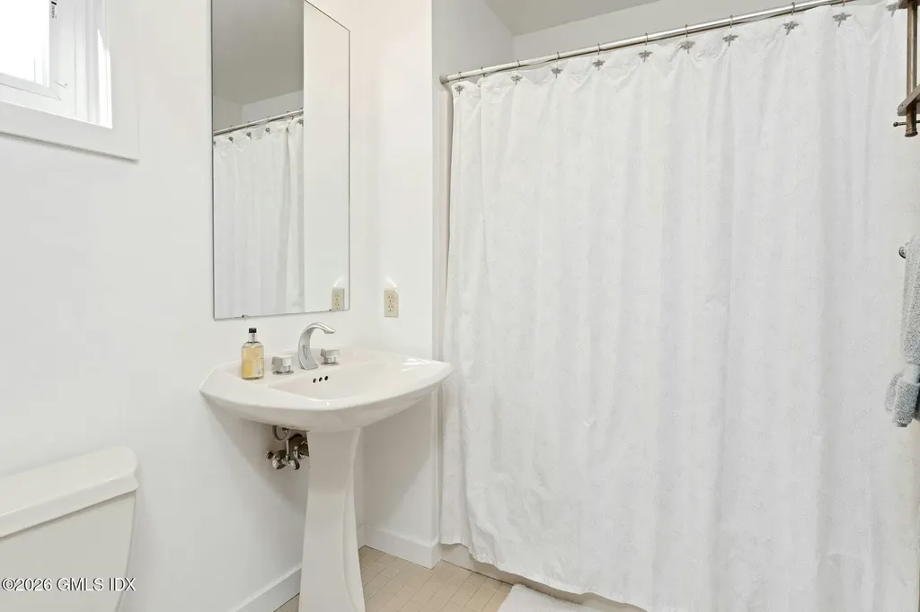 33 Butternut Lane Stamford CT 06903