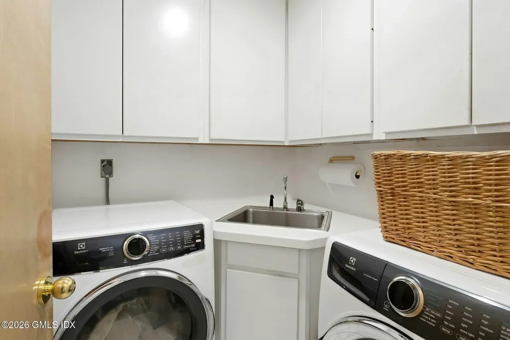 33 Butternut Lane Stamford CT 06903