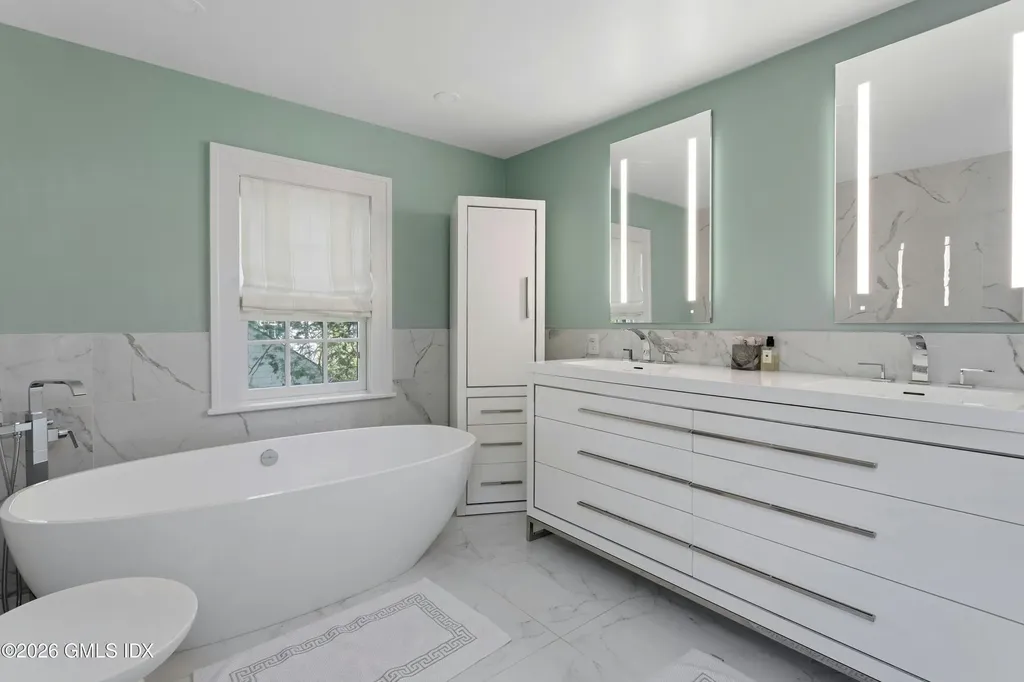 2 Sylvan Lane Old Greenwich CT 06870