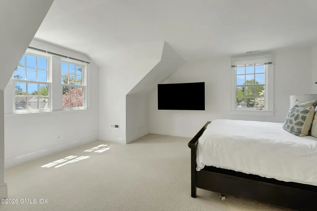 2 Sylvan Lane Old Greenwich CT 06870