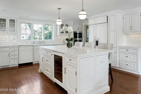 2 Sylvan Lane Old Greenwich CT 06870
