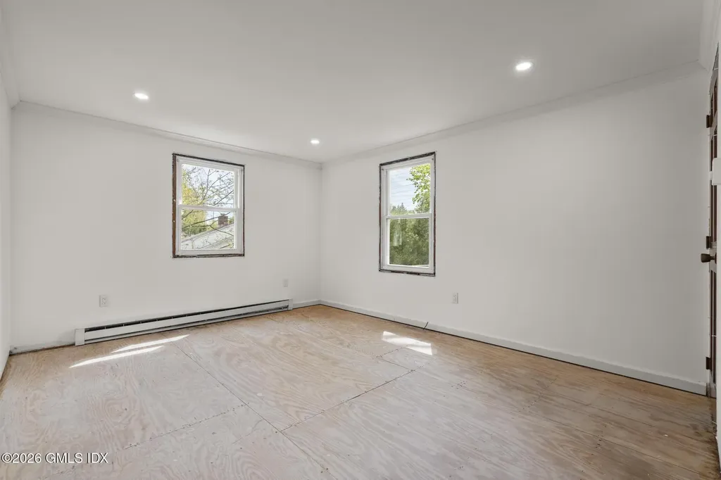22 Carrona Drive Riverside CT 06878