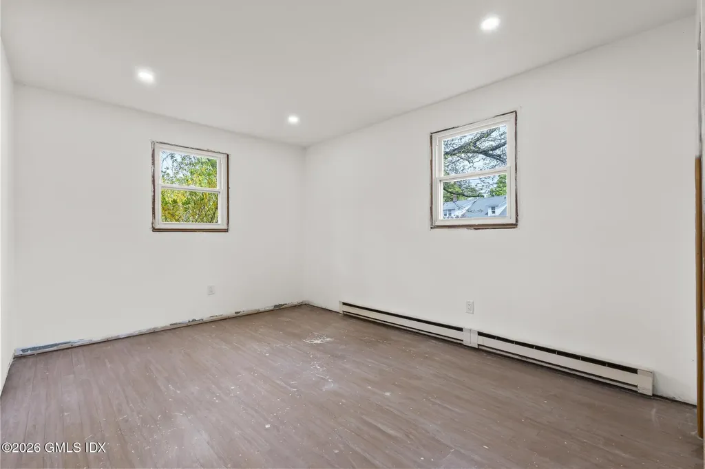 22 Carrona Drive Riverside CT 06878