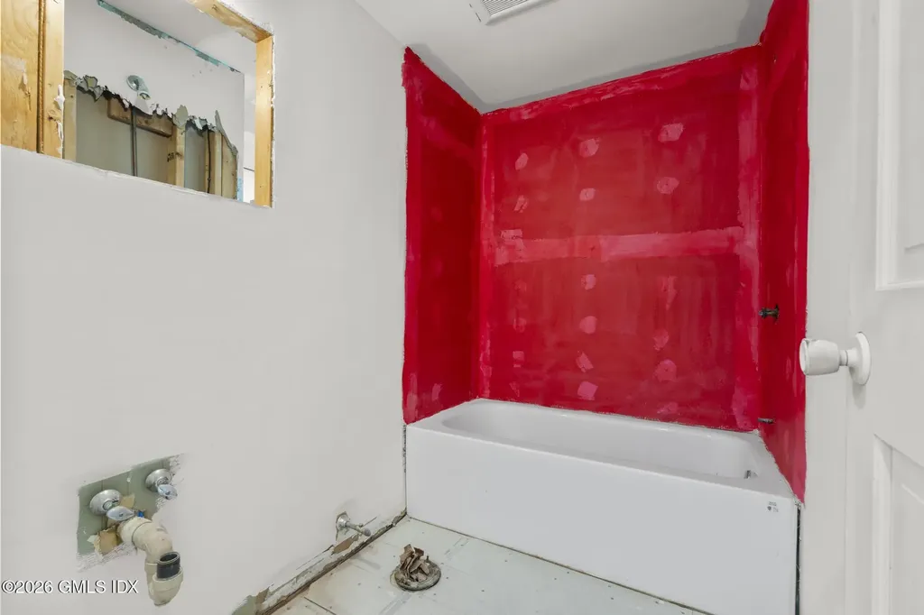 22 Carrona Drive Riverside CT 06878